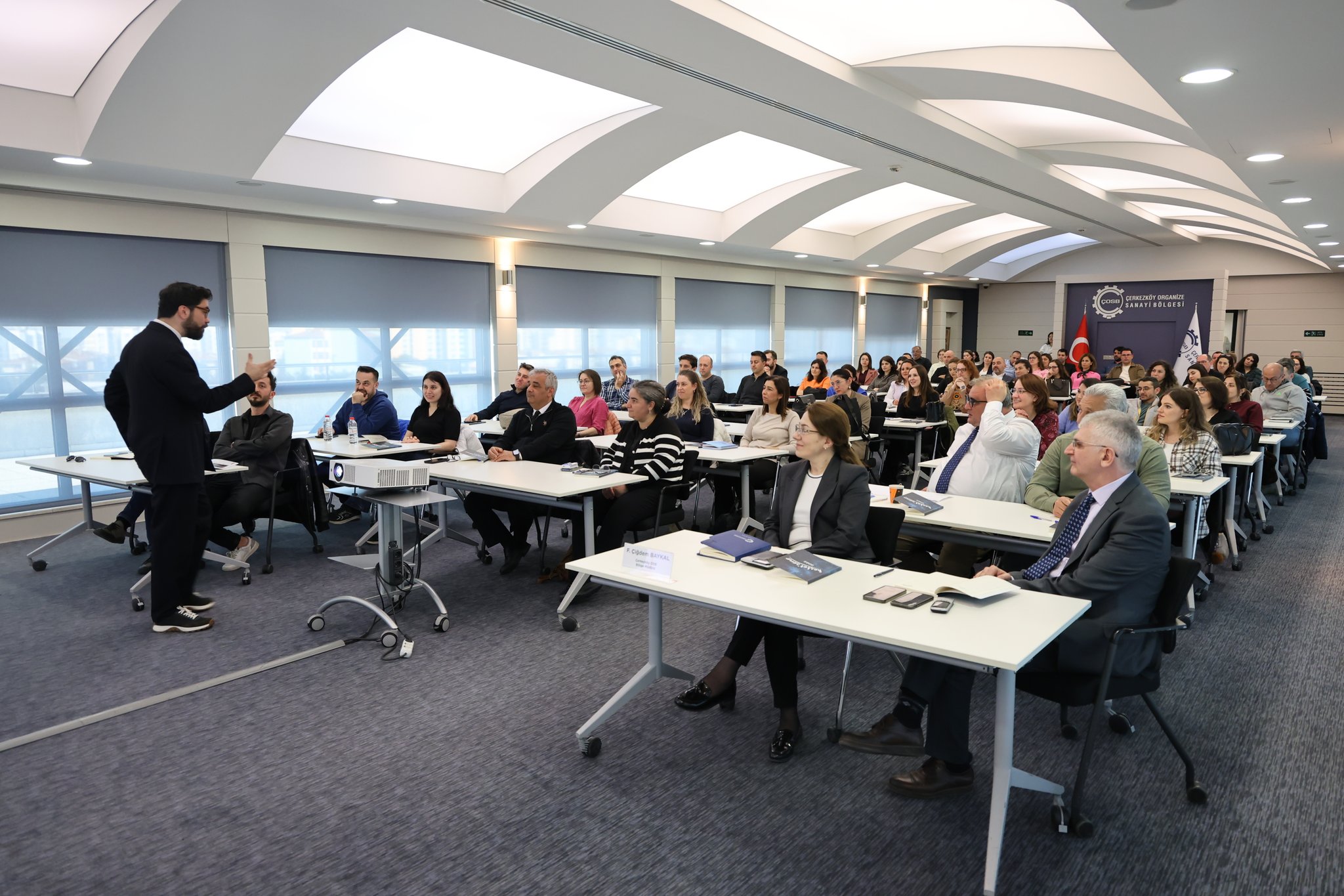 ÇOSB Akademi'de "Kuşaklar Arası İletişim" Semineri Büyük İlgi Gördü