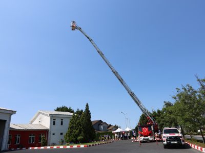 ÇOSB İtfaiye Filosuna Güçlü Takviye: 32 Metrelik Dev İtfaiye Aracı Hizmete Girdi