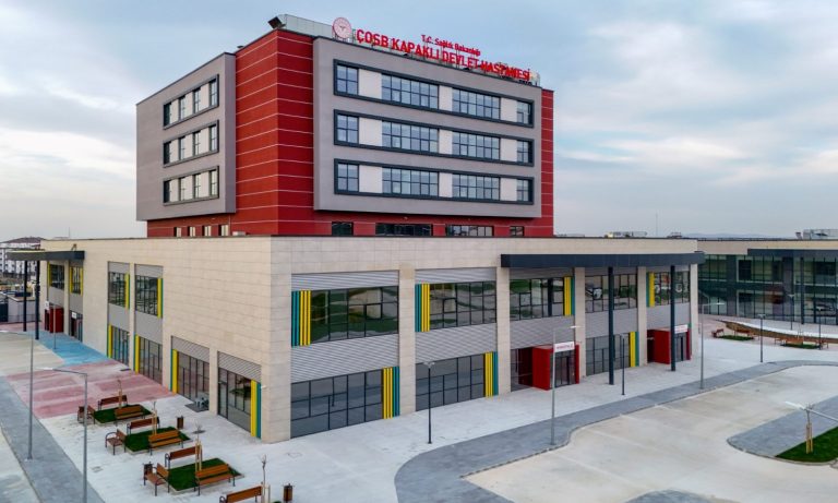 ÇOSB, Kapaklı Devlet Hastanesini Teslim Etti